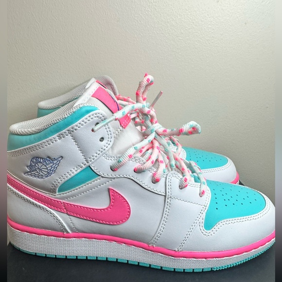Jordan 1 Mid White Pink Green Soar (GS) 🍬 - Picture 9 of 16